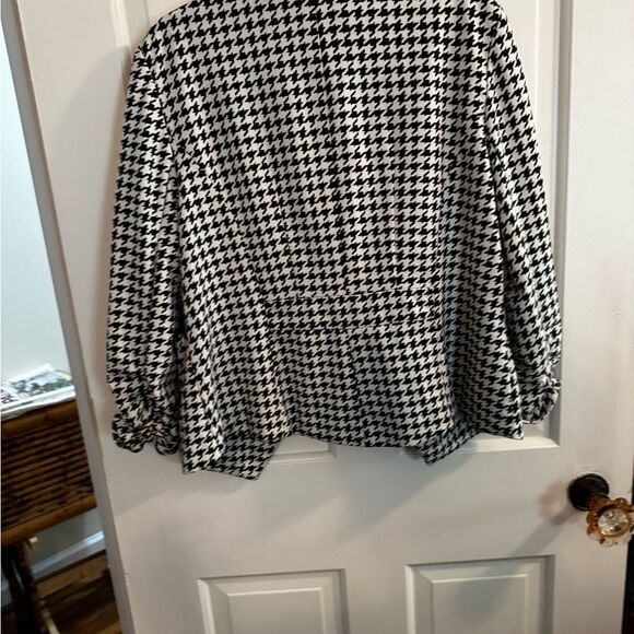 Versona Black and White Houndstooth Blazer size Large - Picture 8 of 13